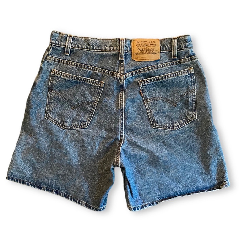 Vintage Levi’s orange tab shorts relaxed fit 36951 100% cotton made in USA
